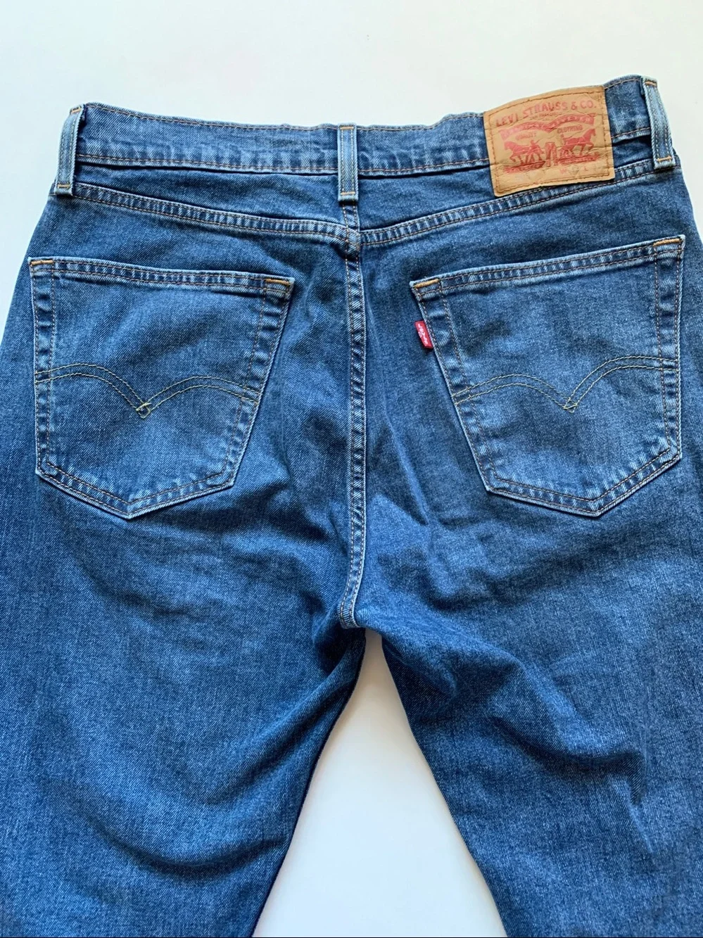 LEVIS 505 EUC Straight Regular Mid Rise Jeans 32x32”